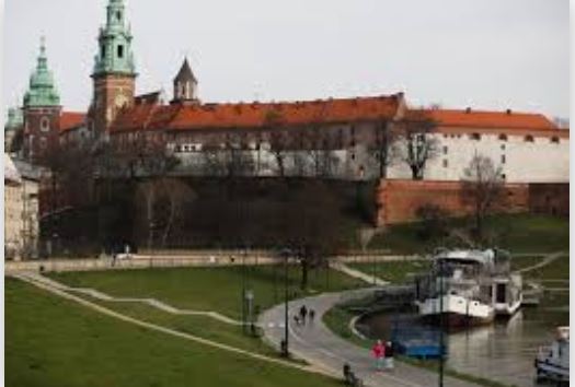 Pomiary okablowania miedzianego i światłowodowego na Wawelu